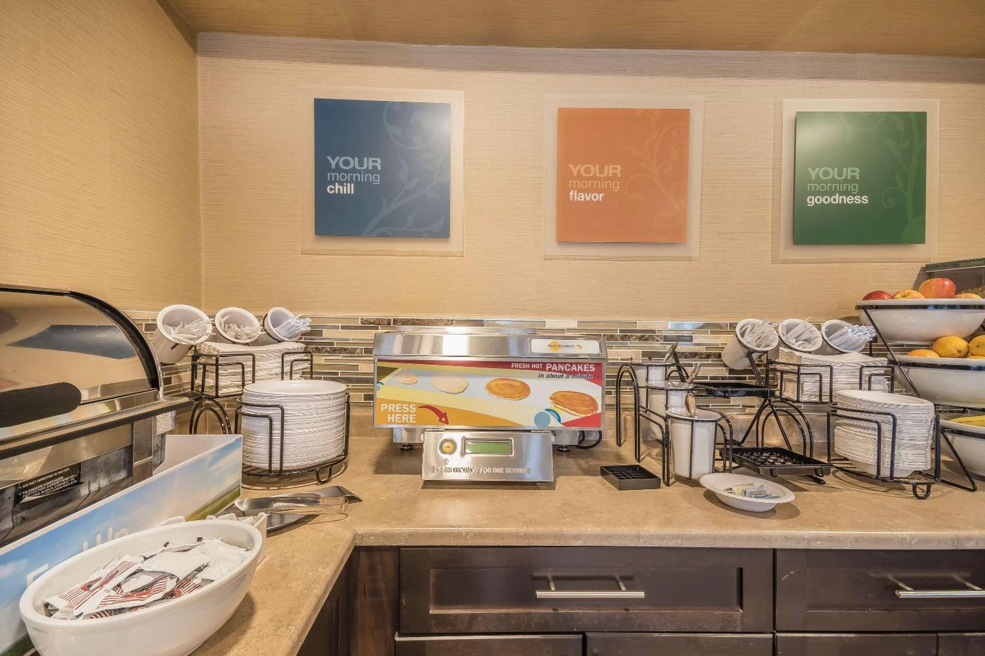 Comfort Inn Чилівак Екстер'єр фото